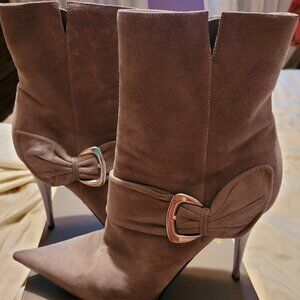 Cassadei lilac suede booties
